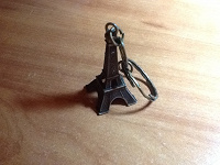 Отдается в дар Брелок Эйфелева башня из Парижа