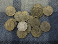 Отдается в дар 5-копеечные монеты РФ
