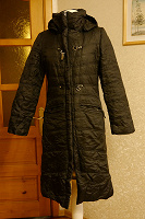 Отдается в дар Зимняя длинная куртка на синтепоне. р-р 42-44
