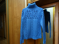 Отдается в дар Голубой красивый свитер р. 44