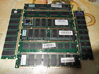 Отдается в дар Оперативная память DIMM SDRAM на 64 и 128 МБ