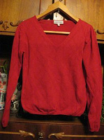 Отдается в дар Пуловер красный