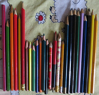 Отдается в дар Цветные карандаши и краски