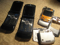 Отдается в дар Motorola Razr V3. Три штуки.