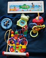 Отдается в дар Развивающие игрушки, термометр, буквы-магниты, кубики
