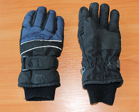 Отдается в дар Зимние перчатки на 7-8 лет