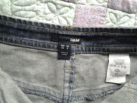 Отдается в дар джинсовая фирменная юбка по колено
