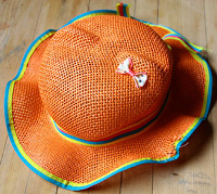Отдается в дар Оранжевая шляпка для девочки