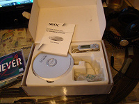 Отдается в дар CD-MP3 плеер. UPD оказался рабочий.