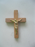 Отдается в дар Деревянный крестик — распятие