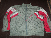 Отдается в дар Куртка ветровка 52-54 раз.