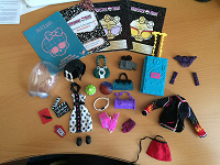 Отдается в дар Аксессуары и немного одежды от Monster High
