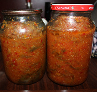 Отдается в дар икра баклажанная с кусочками обжаренных баклажанов))