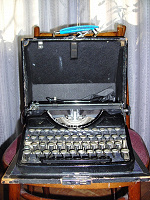 Отдается в дар Портативная пишущая машинка Continental