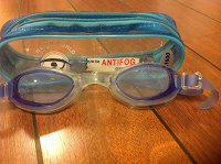 Отдается в дар Летний дар: очки для плавания и маска с трубкой