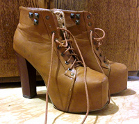 Отдается в дар Ботильоны Jeffrey Campbell + сумка-конверт
