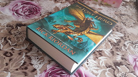 Отдается в дар Книжка на английском (фэнтези)