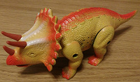 Отдается в дар Игрушка динозавр Трицератопс