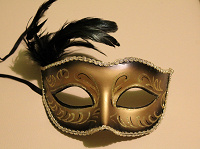 Отдается в дар Венецианская маска