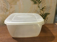 Отдается в дар Посуда: миска с крышкой (пластик)