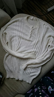 Отдается в дар нежнейший винтажный свитер на 44 размер