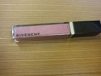 Отдается в дар Помада (блеск для губ) GIVENCHY новая