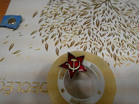 Отдается в дар Значок металлический. Пятиконечная звезда с символикой СССР