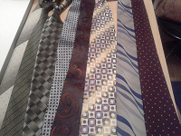 Отдается в дар галстуки мужские всякие