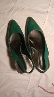Отдается в дар туфли зелёные 36-37