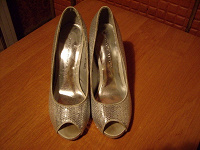 Отдается в дар Туфли Dorothy PERKINS