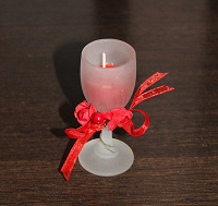 Отдается в дар Новый романтичный подсвечник со свечой