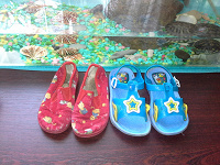 Отдается в дар Детские ботиночки, туфельки, босоножки 22-23 размер.