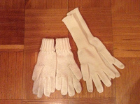 Отдается в дар Две пары белых перчаток