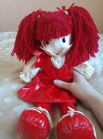 Отдается в дар Модная красная кукла