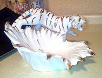Отдается в дар Пепельница керамическая с тигром.