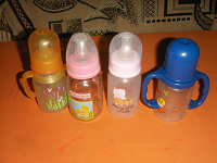 Отдается в дар бутылочки для новорожденных деток
