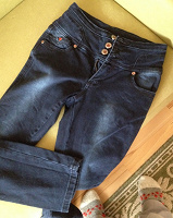 Отдается в дар Зимние джинсы на девушку 40-42 размера