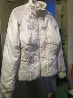 Отдается в дар Куртка белая легкая (на весну) 42 размера