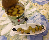 Отдается в дар Оливница с оливками для гурманов-оливкоманов