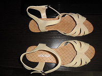 Отдается в дар Женские летние сандалии (обувь), новые
