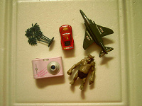 Отдается в дар Игрушки: машинка, самолет, фотик, монстр, пальма