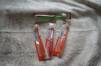Отдается в дар Детские зубные щетки — 4 штуки