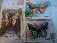 Отдается в дар марки бабочки