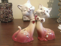 Отдается в дар Пара керамических кошек