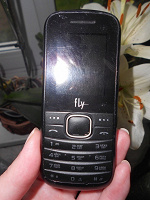 Отдается в дар Телефон Fly DS103D на две симки (на запчасти)