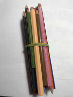 Отдается в дар Стопка цветных карандашей