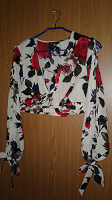 Отдается в дар Летняя укороченная блуза, размер 44, отличное состояние.