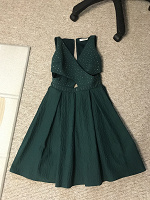 Отдается в дар Зелёное платье 46 размер