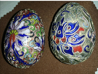 Отдается в дар Два декоративных яйца, металл, эмаль, клуазоне
