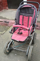 Отдается в дар детская коляска с люлькой и сидячим модулем